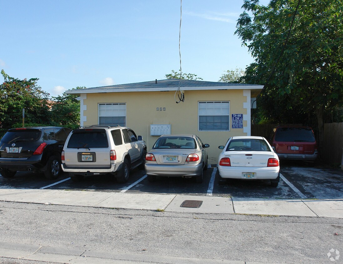 Foto del edificio - 441 SW 10th St