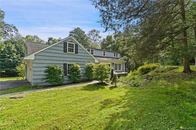 Foto del edificio - 5 Brook Farm Rd