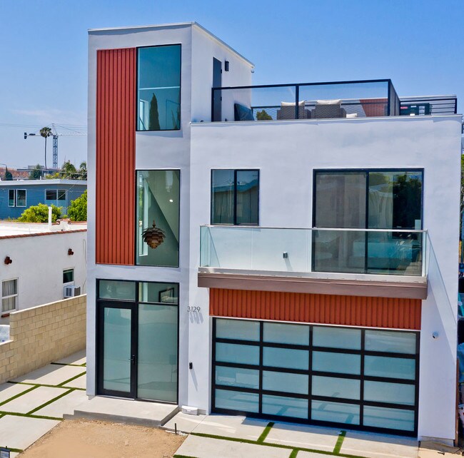 Building Photo - 3129 Helms Ave