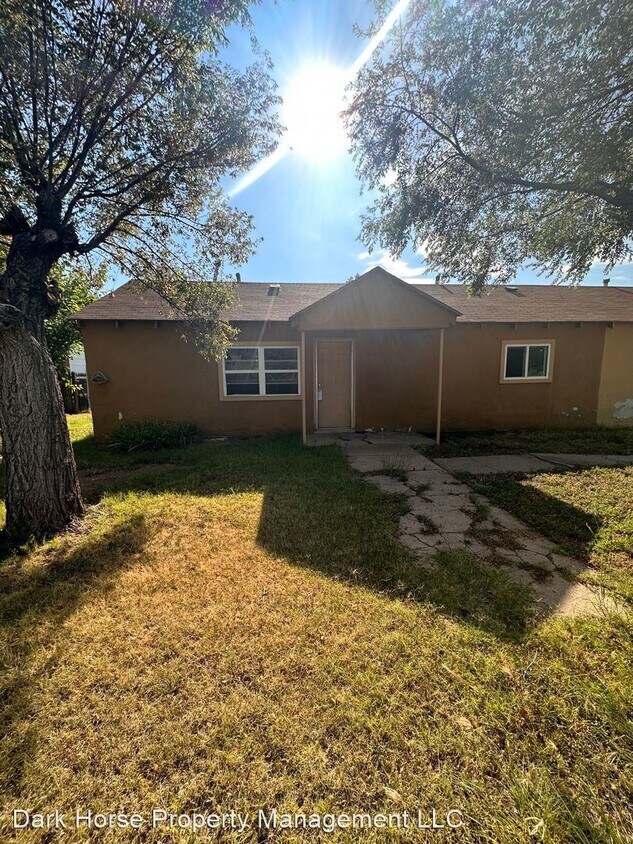 Foto principal - 2 br, 1 bath House - 921 South Wilhelm Avenue