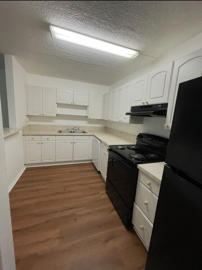 Cocina - 14830 Naranja Lakes Blvd