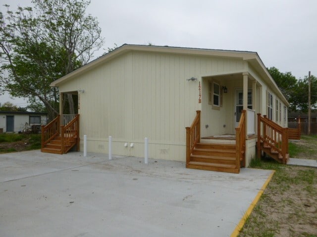 Building Photo - 1223 Barton St