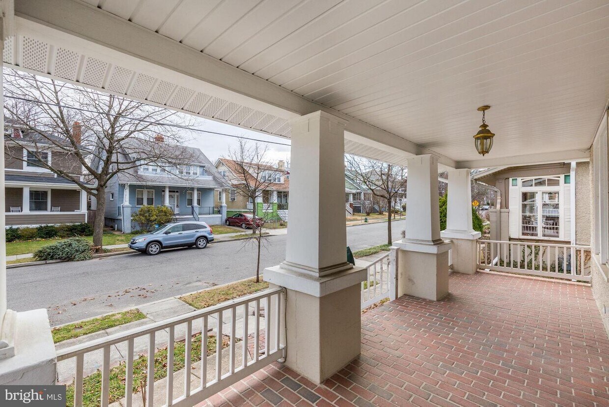 Primary Photo - 6932 9th St NW