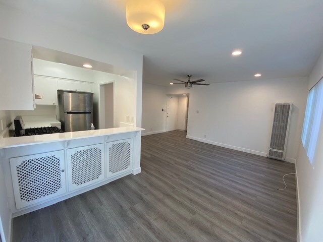 Building Photo - 3642 Clarington Ave