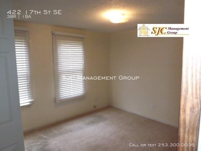 Building Photo - 422 17th St SE