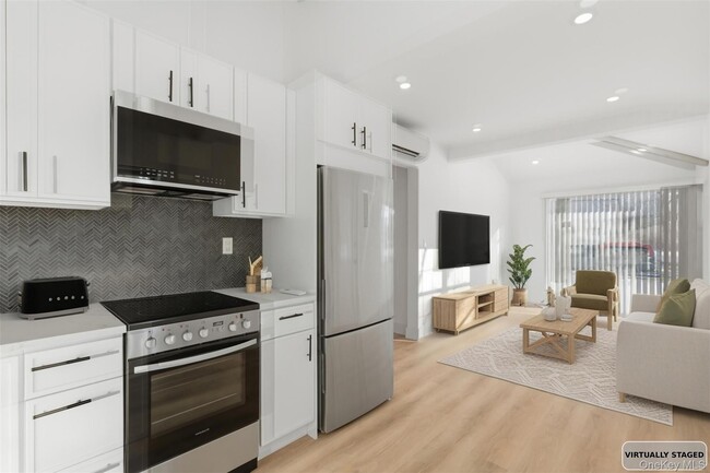 Building Photo - 134 E Main St