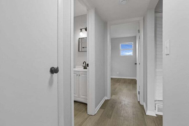 Building Photo - 1009 Lilley Ave