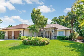 Building Photo - 144 Palm View Dr