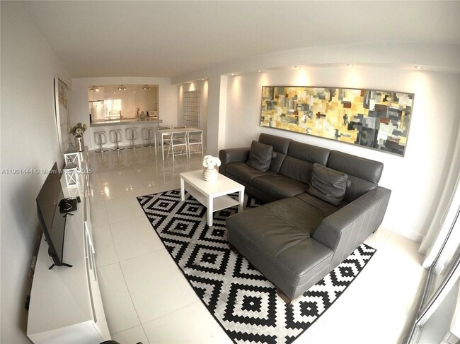 Foto del edificio - 19390 Collins Ave