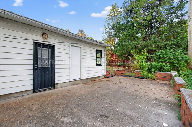 Foto del edificio - 1700 Dellwood Ct