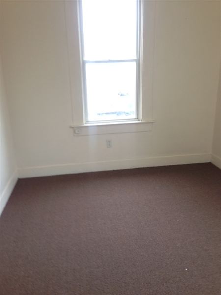 Building Photo - 335 Blatchley Ave