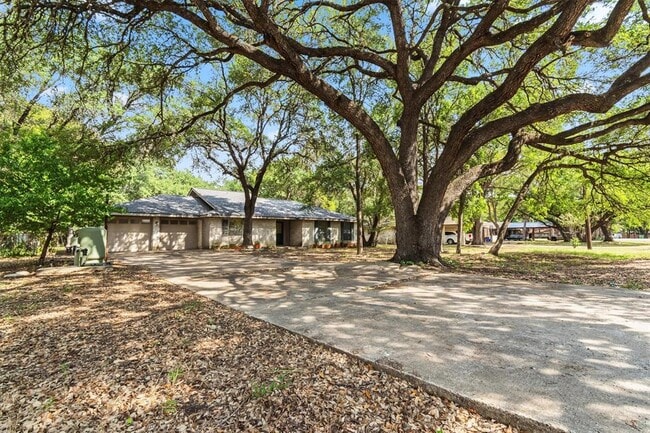 Foto del edificio - 10303 Slaughter Creek Dr