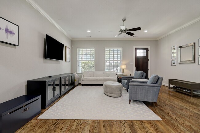 Foto del edificio - 1118 E 24th St