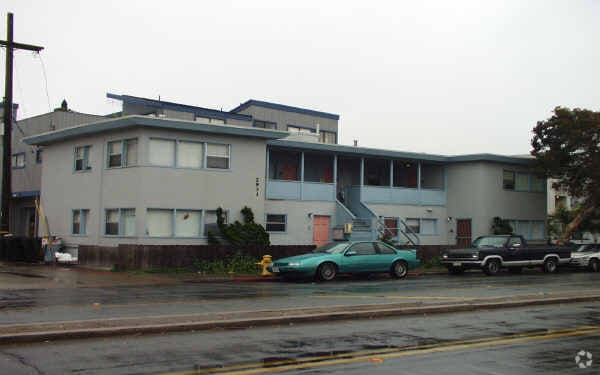 Primary Photo - 2931 Mission Blvd