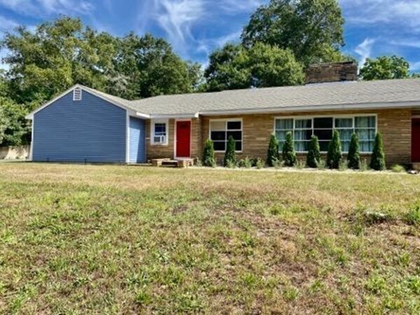 Foto del edificio - 1164 State Rd