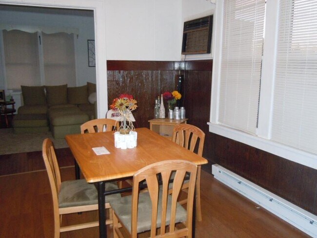dining room - 804 W Sycamore St