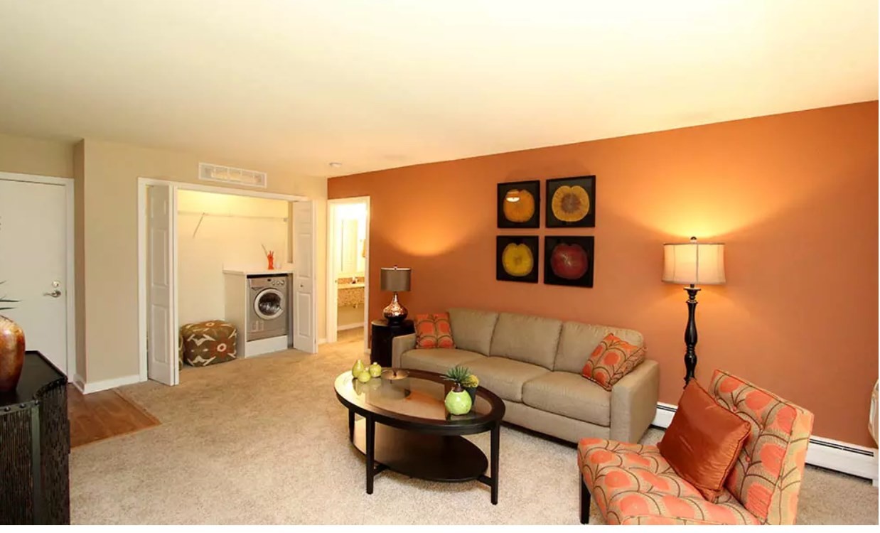 Primary Photo - 1707 Maple Pl