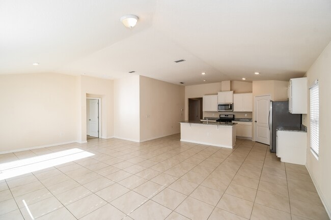 Building Photo - 86269 Express Ct