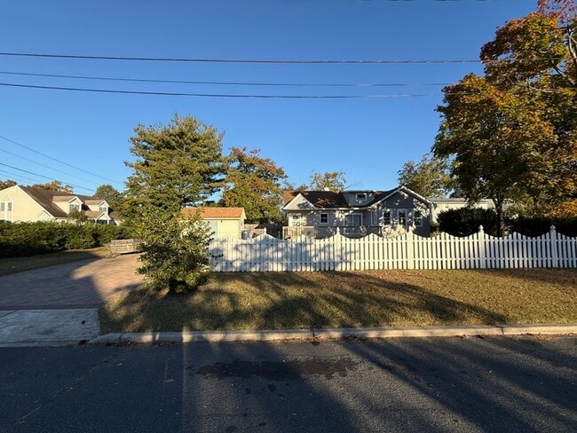Photo - 4 Dresser Ave House