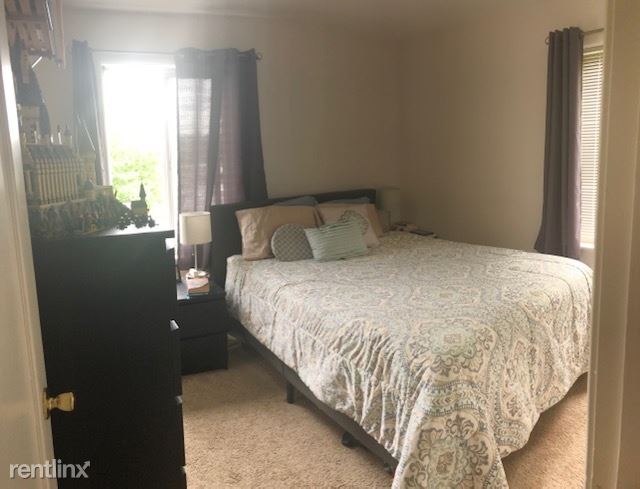 Building Photo - 1 br, 1 bath Apartment - 826 W Nickerson St