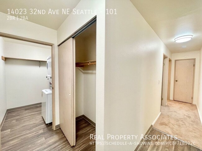 Building Photo - Spacious and Bright 2-Bed/2-Bath! **Parkin...