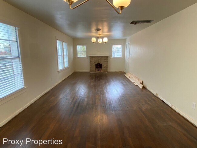 Building Photo - 507 S Barnett Ave