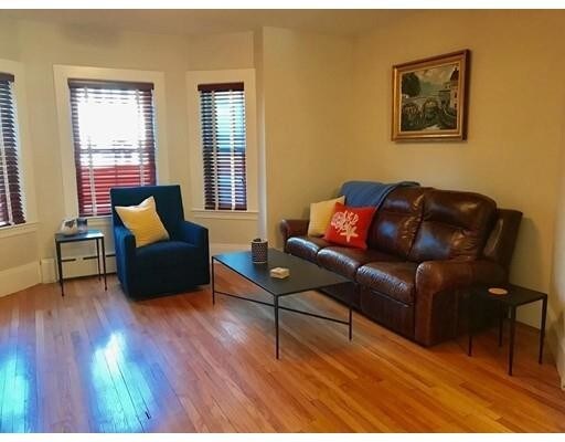 Building Photo - 37 Topsfield Rd