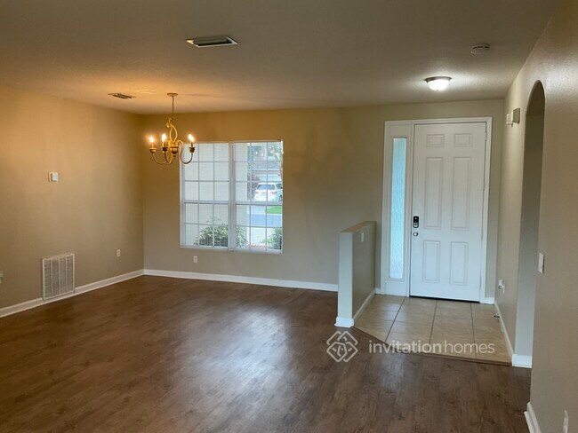 Building Photo - 1120 Hollister Dr