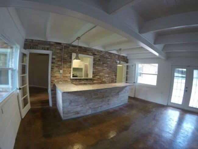 Building Photo - 1734 Sunset Drive