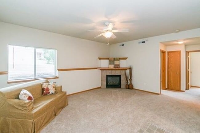 Living Room - 876 Boston Way