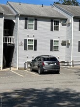 Building Photo - 5 Lexington Hills Rd
