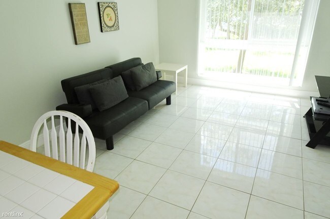 Foto del edificio - 2216 N Cypress Bend Dr