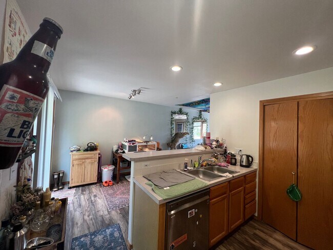 Foto del edificio - 3 Bed 1.5 half bath House Close to WWU and...