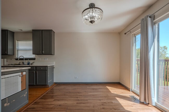 Foto del edificio - 823 Park Bluff Cir