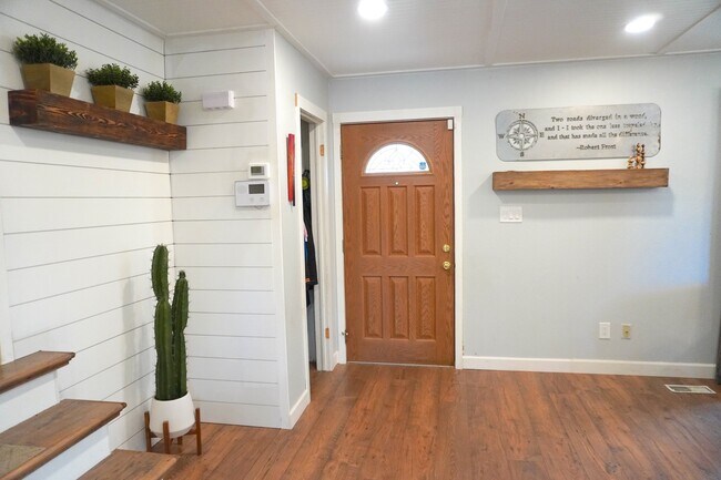 Foto del edificio - 4926 Harvest Rd