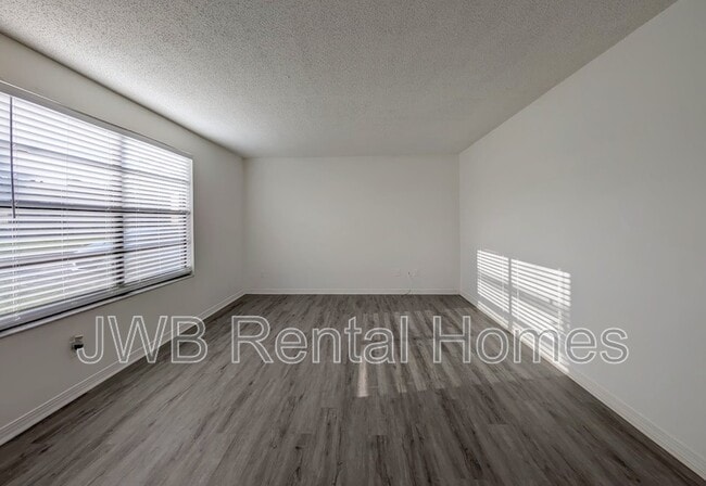 Building Photo - 476 Bentwood Ln