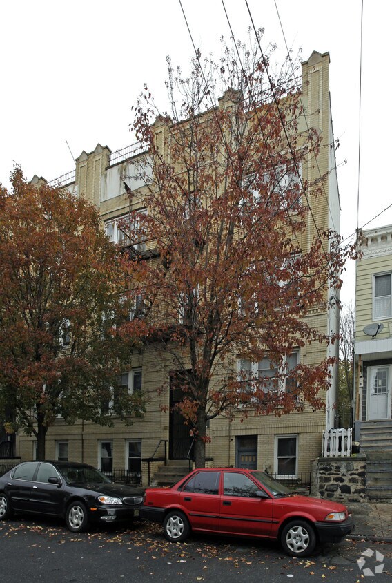 Building Photo - 450 Wayne St