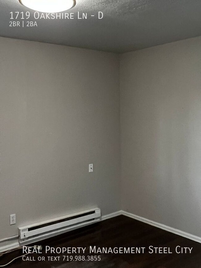 Building Photo - 1719 Oakshire Ln