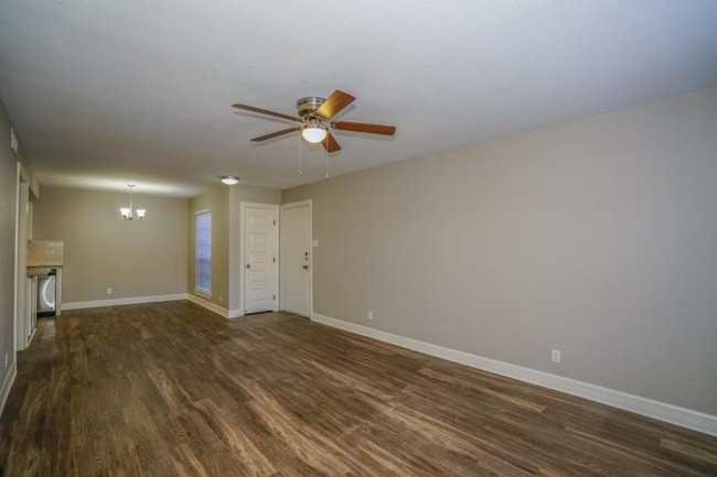 Foto del edificio - 315 Eden Dr. Apt. #43  Longview, Tx 75605