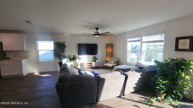 Building Photo - 348 Orellana Rd