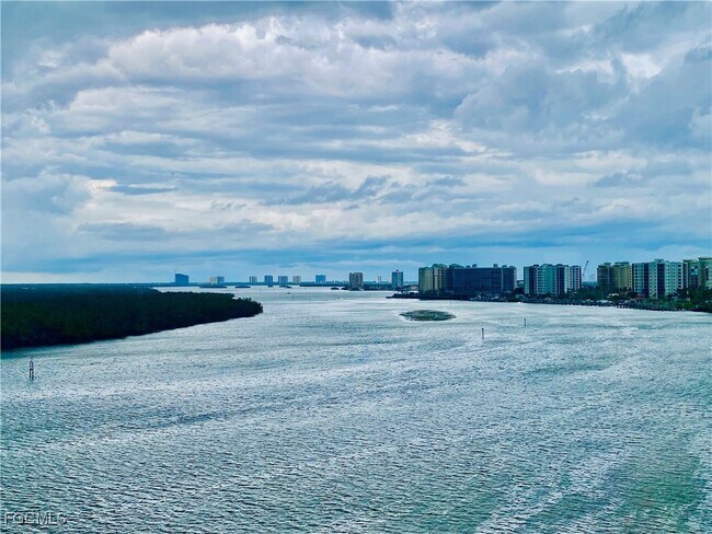 Foto del edificio - 400 Lenell Rd