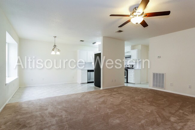 Foto del edificio - 11494 Persimmon St