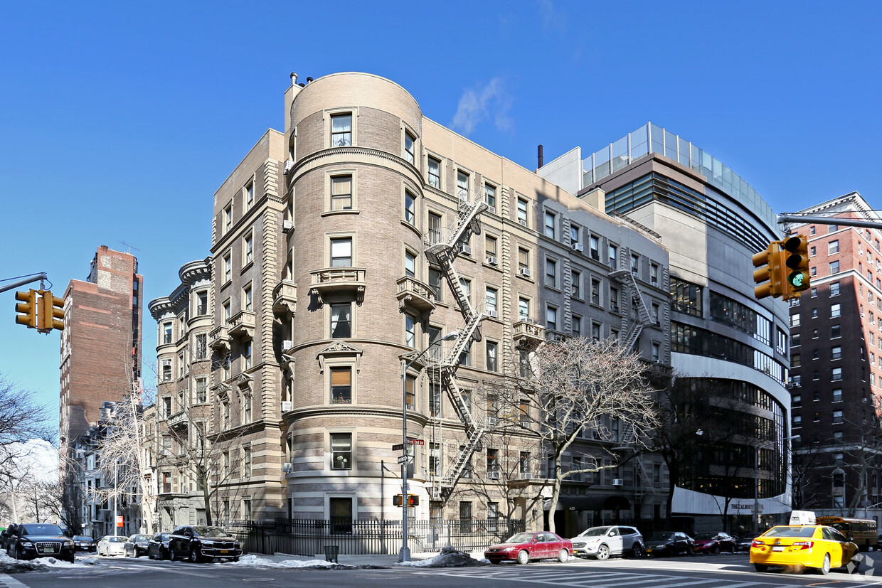 Primary Photo - 425 West End Ave