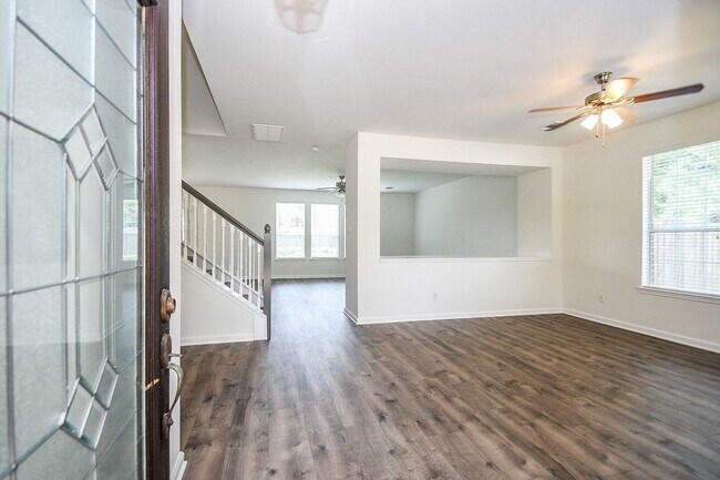 Building Photo - 21610 Woodoak Ct