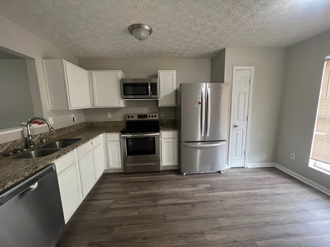 Building Photo - Room in Townhome on Waldrop Ln