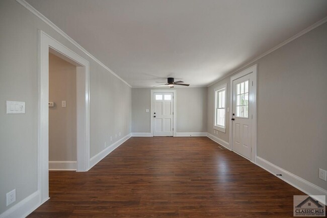 Building Photo - 346 Barnett Rd