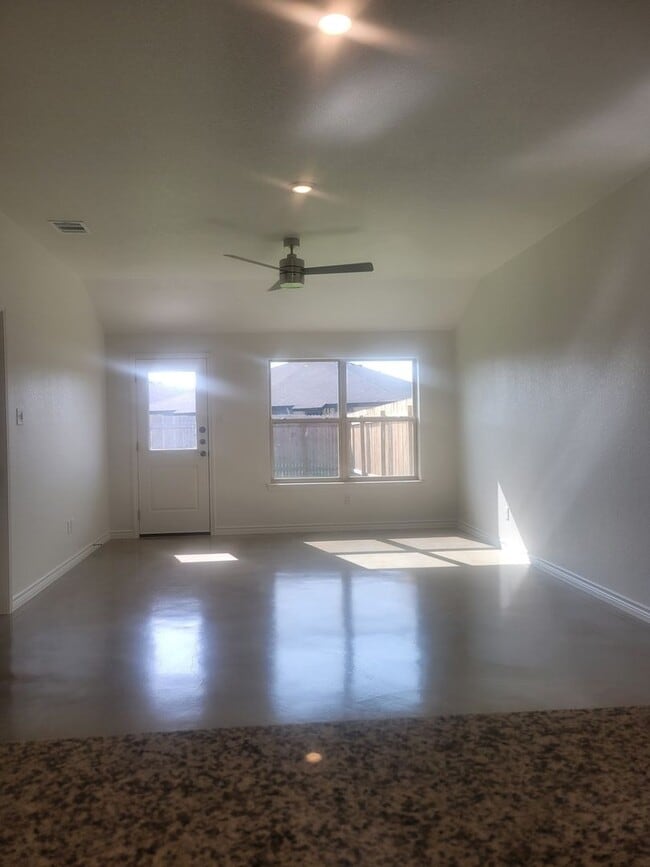 Foto del edificio - 1265 Lehmann Dr