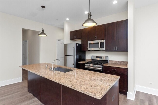 Foto del edificio - 2500 Green Bay Rd
