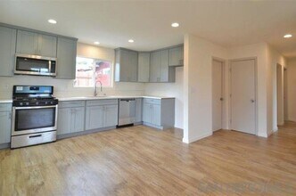 Building Photo - 7751-7753 Mt Vernon St