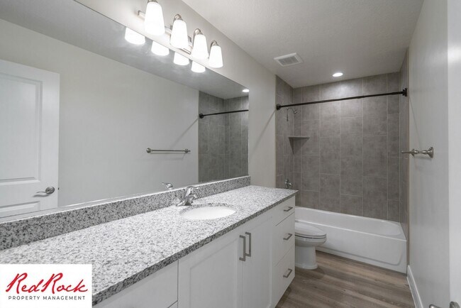 Foto del edificio - MOVE IN SPECIAL!!! $200 Off First Full Mon...